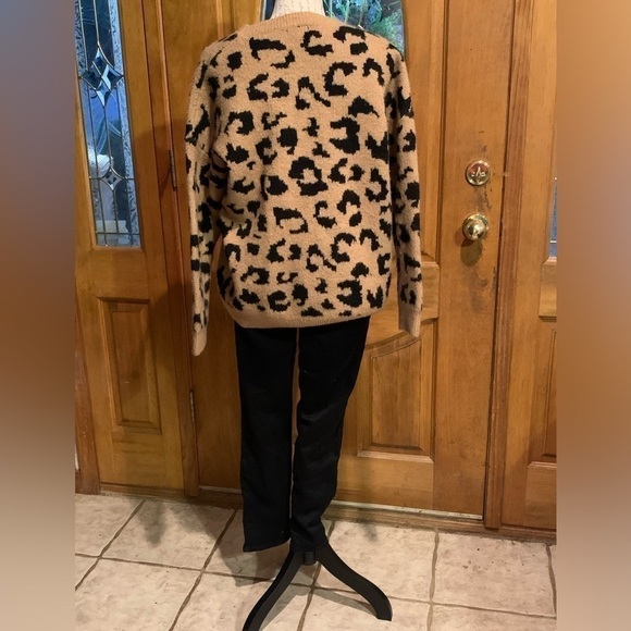 Racheal leopard print sweater size large EUC - Picture 2 of 3